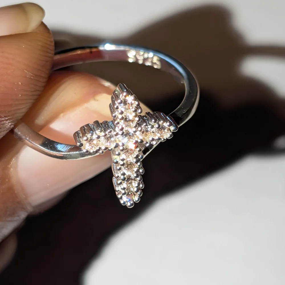 925 Sterling Silver Sparkling diamond Cross Design ring sz 7
